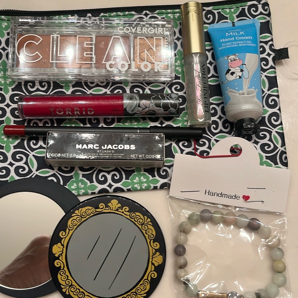 Fabulous 8 pc big brand name make-up collection with cosmetic pouch!